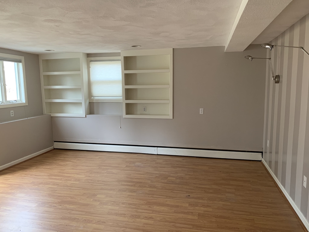 5 Bryant Rd, Lexington