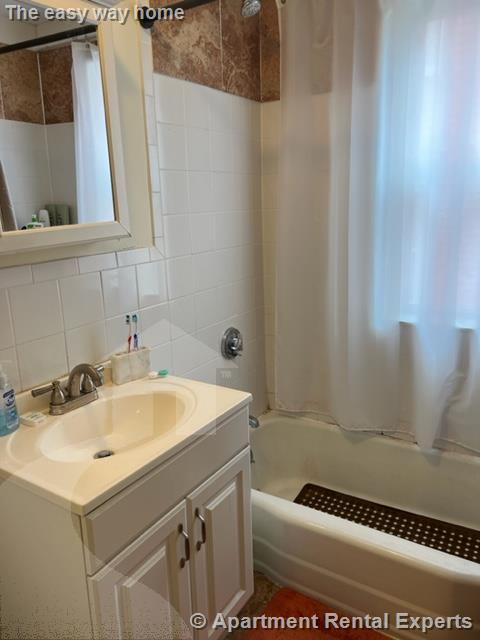 128 Cedar St, Davis Square