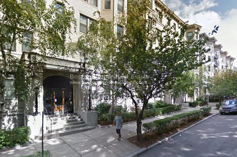 64 Charlesgate East, Fenway