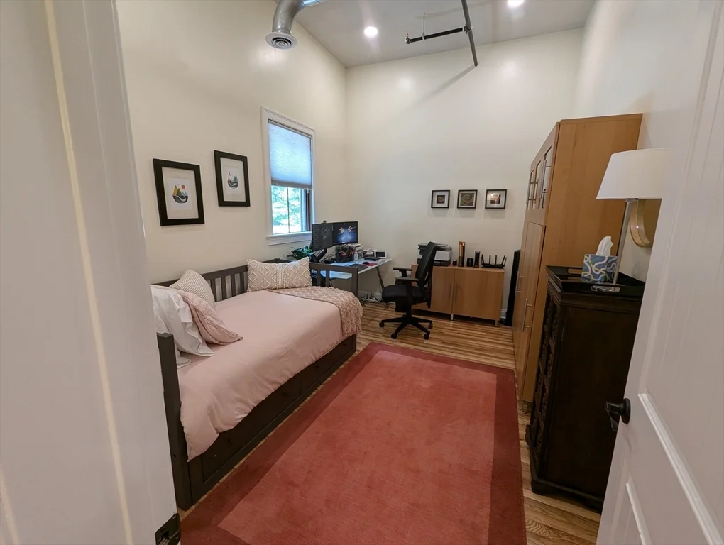 352 Manchaug Rd, Sutton