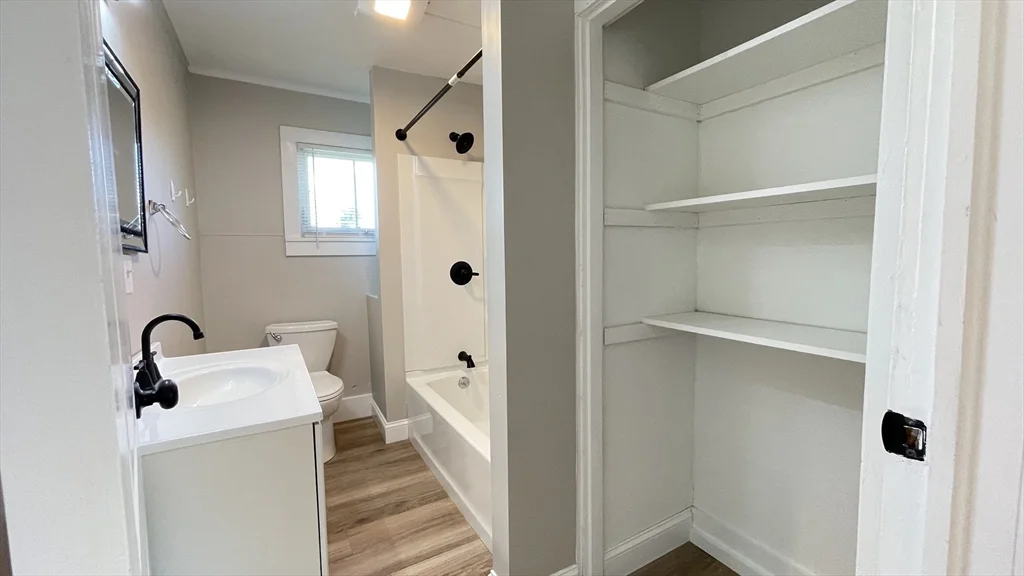 61 Hastings Rd, Southwick