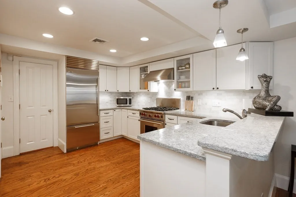 20 Braddock Park, South End