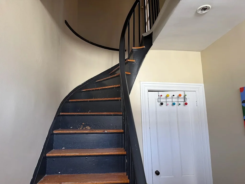 9 Charles St, Newburyport