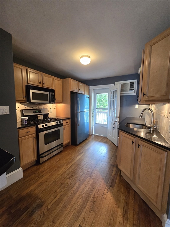 21 Edinboro Rd, Quincy