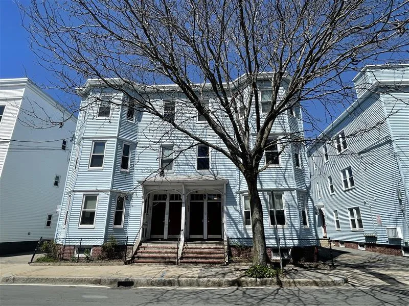 395 Columbia St, Wellington-Harrington