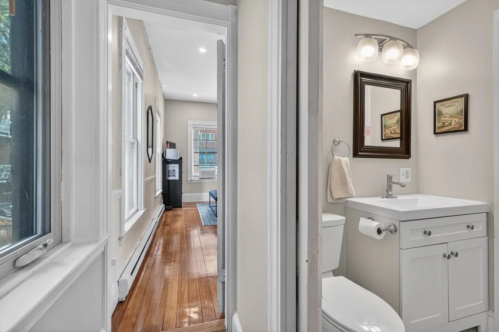 16 Cumberland St, Back Bay