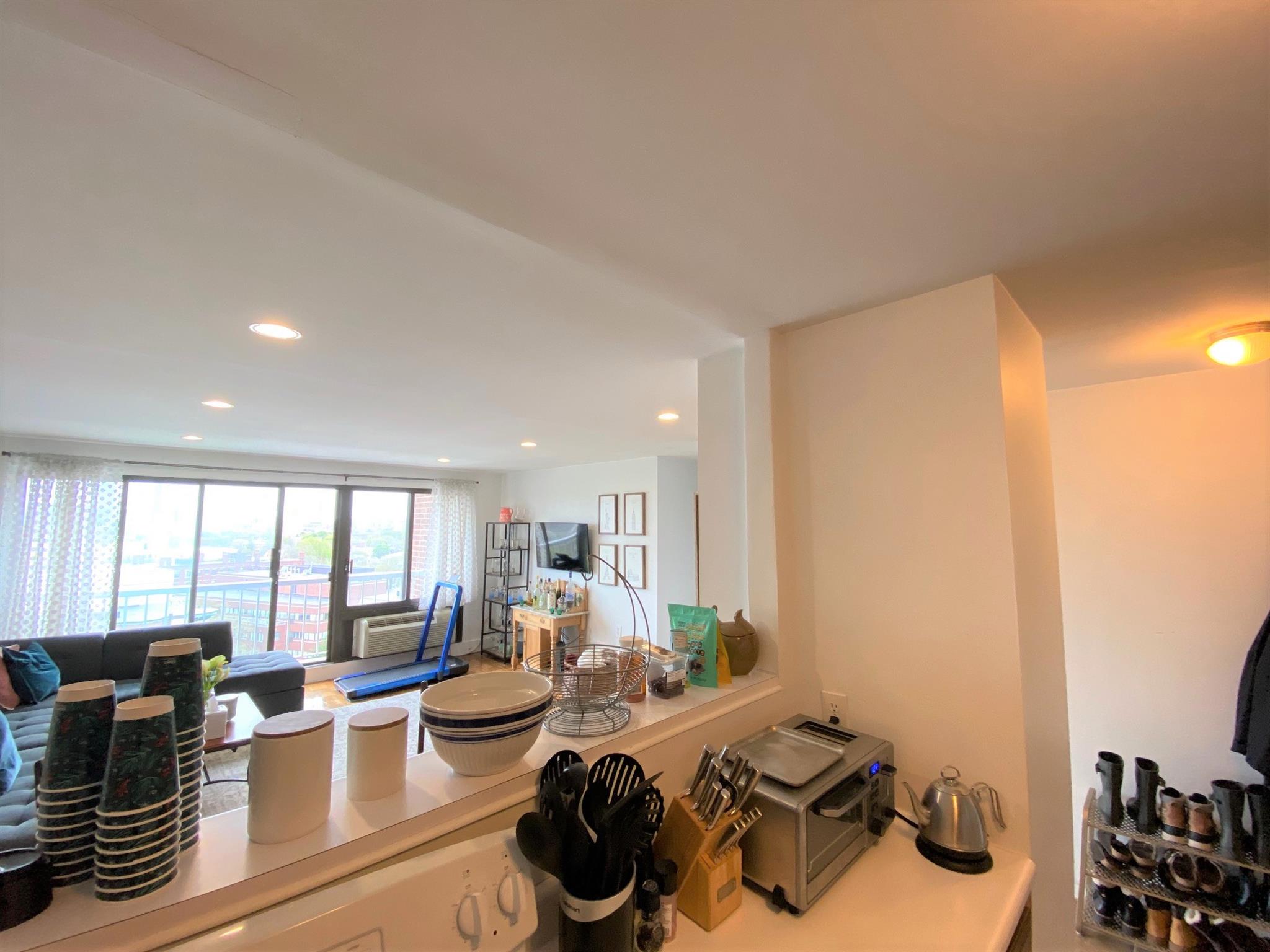 1105 Massachusetts Ave, Harvard Square