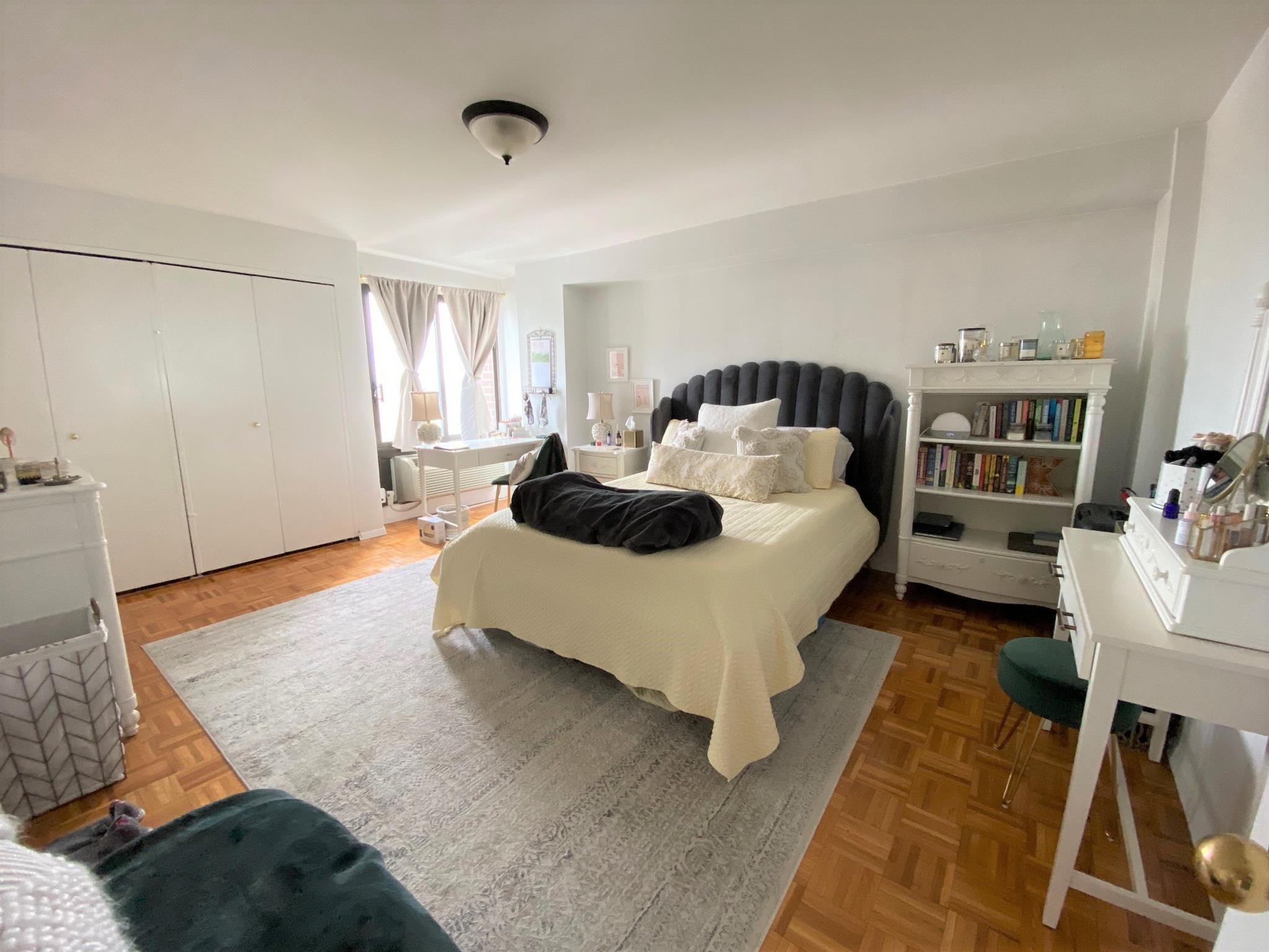 1105 Massachusetts Ave, Harvard Square