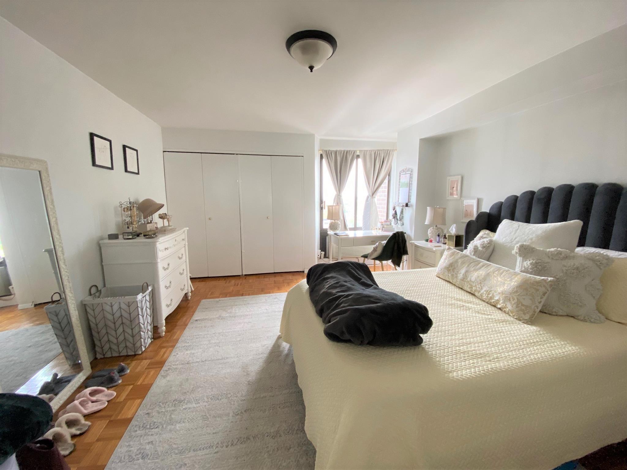 1105 Massachusetts Ave, Harvard Square