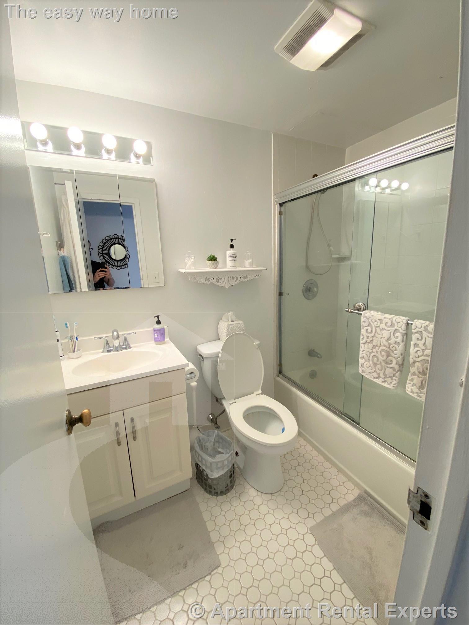 1105 Massachusetts Ave, Harvard Square