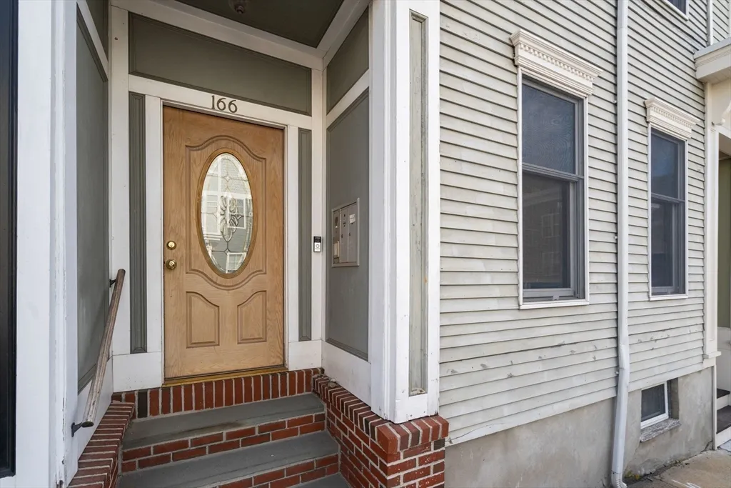 166 O St, South Boston