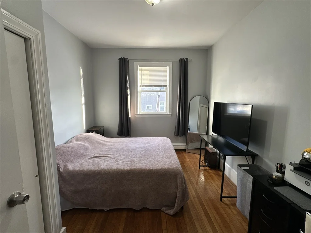 332 Main St, Everett