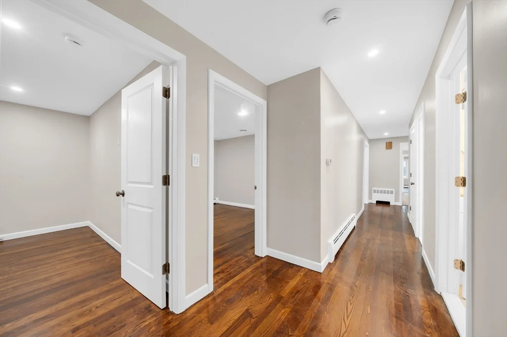 35 Peters St, North Andover
