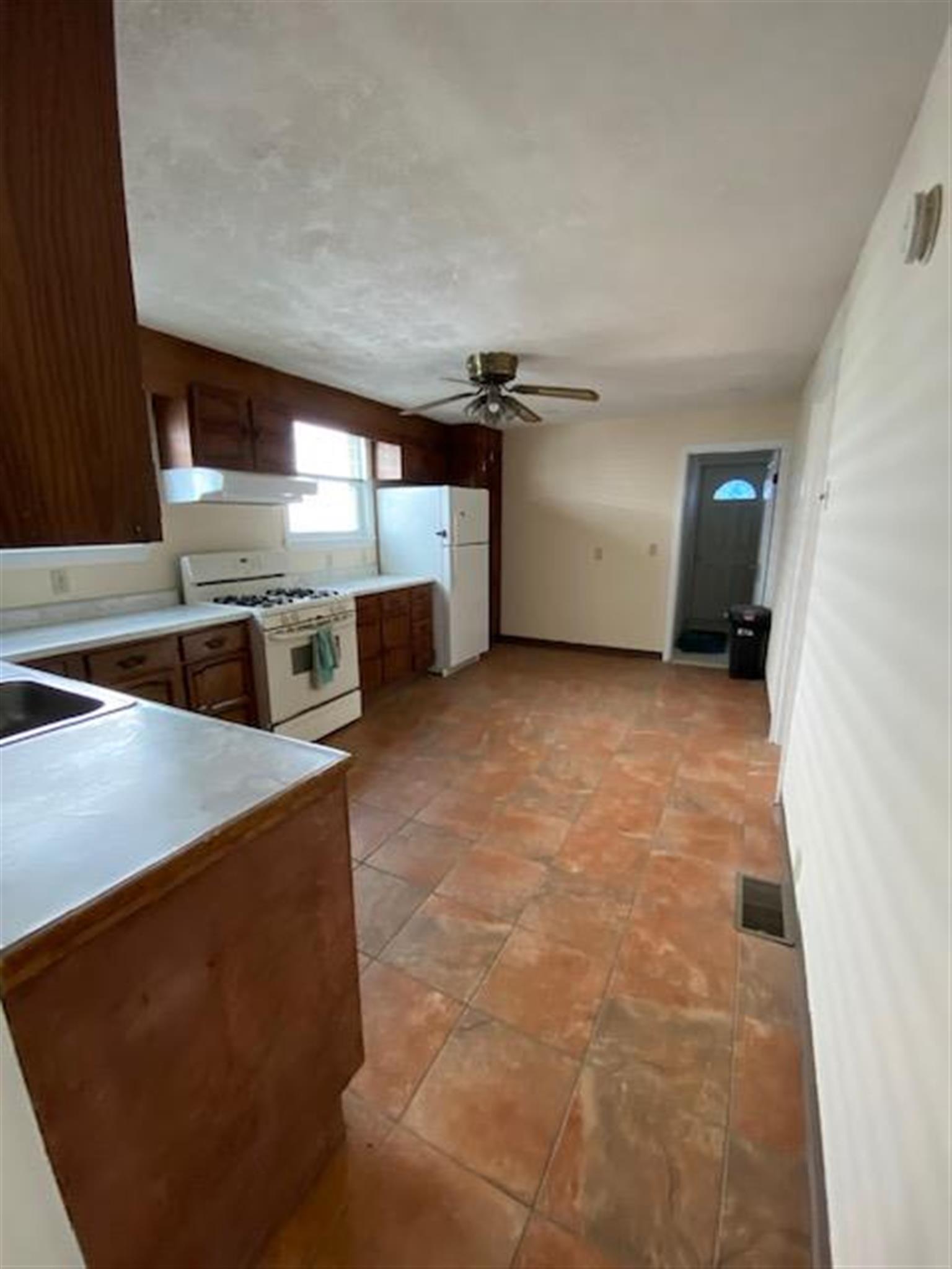 2.5 bed, 1 bath apartment for rent at 49 Porter Rd Unit 2, Porter Square — photo 24 of 29