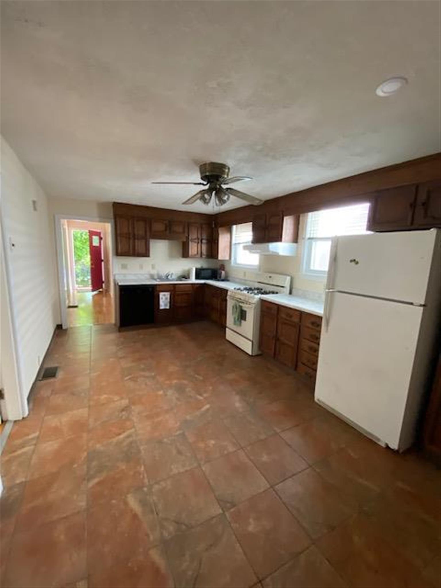 2.5 bed, 1 bath apartment for rent at 49 Porter Rd Unit 2, Porter Square — photo 27 of 29