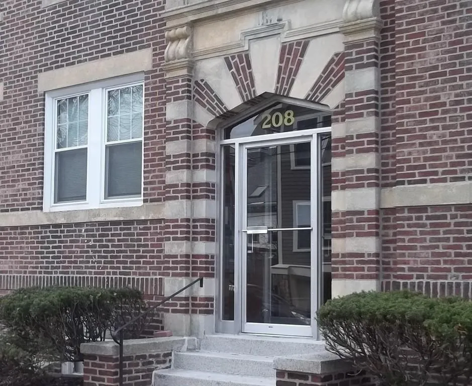 208 Fuller St, North Brookline