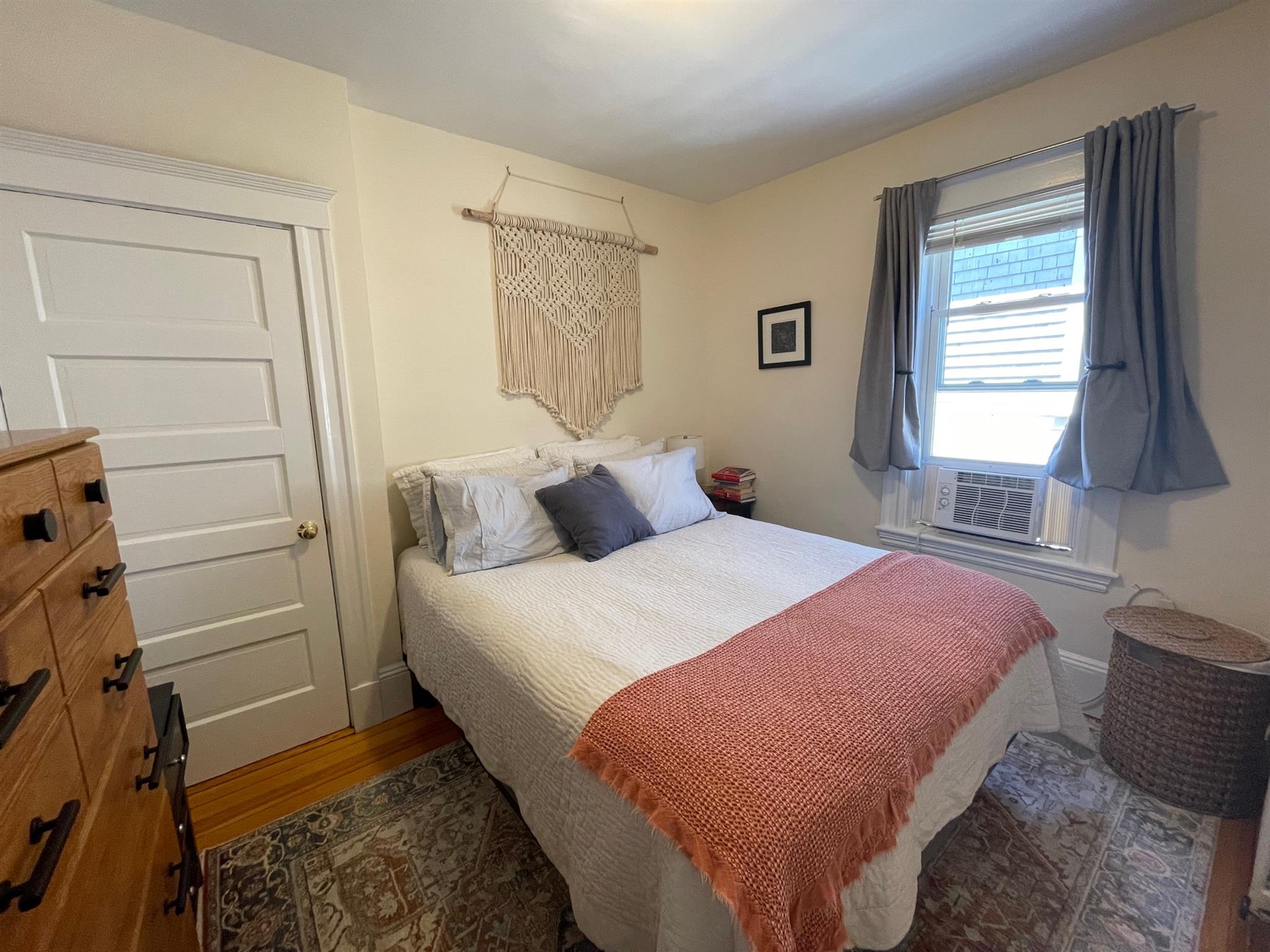 2 bed, 1 bath apartment for rent at 11 Belmont St Unit 3, Prospect Hill — photo 8 of 16