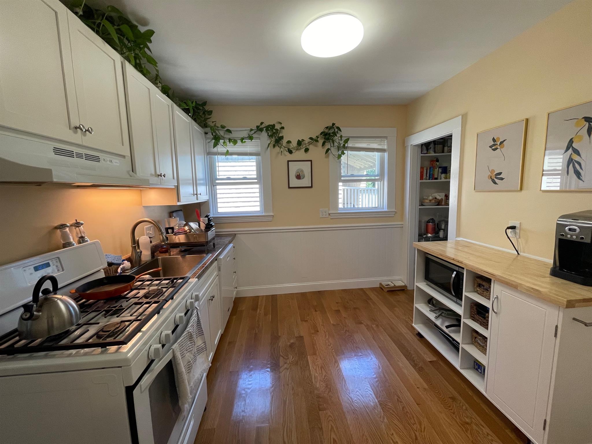 2 bed, 1 bath apartment for rent at 11 Belmont St Unit 3, Prospect Hill — photo 1 of 16