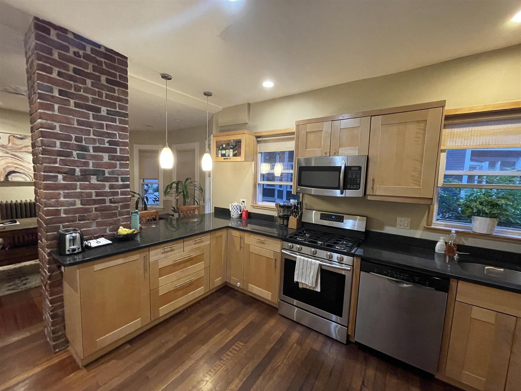 2.5 bed, 1 bath apartment for rent at 217 Harvard St Unit 1L, Central Square — photo 2 of 14
