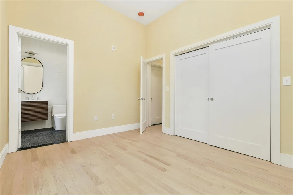 184 Paris, East Boston