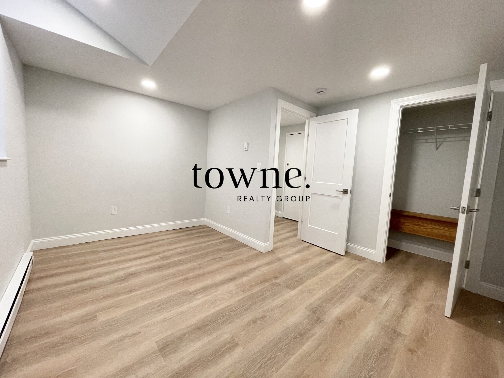 98 Queensberry St, Fenway