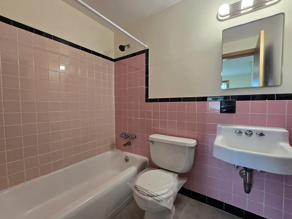 11 Guild St, Quincy