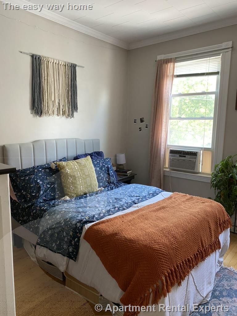 15 Farragut Ave, Teele Square