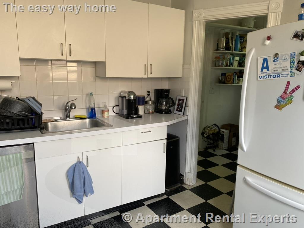 15 Farragut Ave, Teele Square