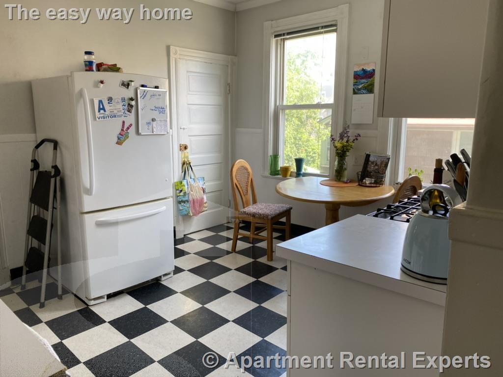 15 Farragut Ave, Teele Square