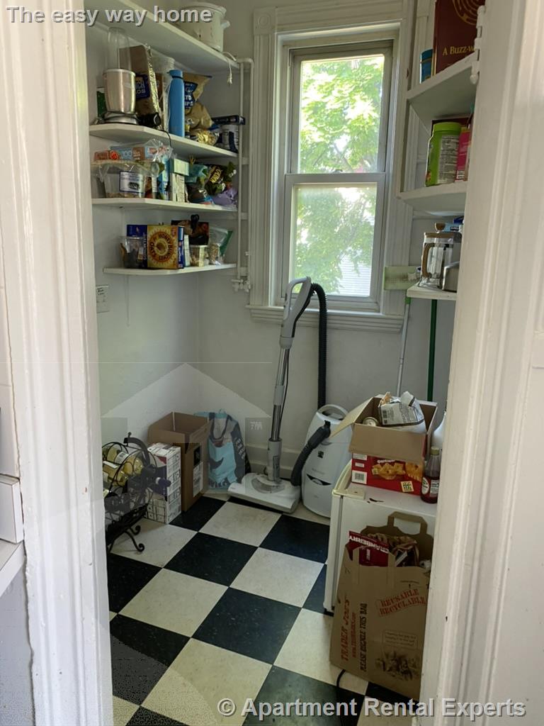 15 Farragut Ave, Teele Square