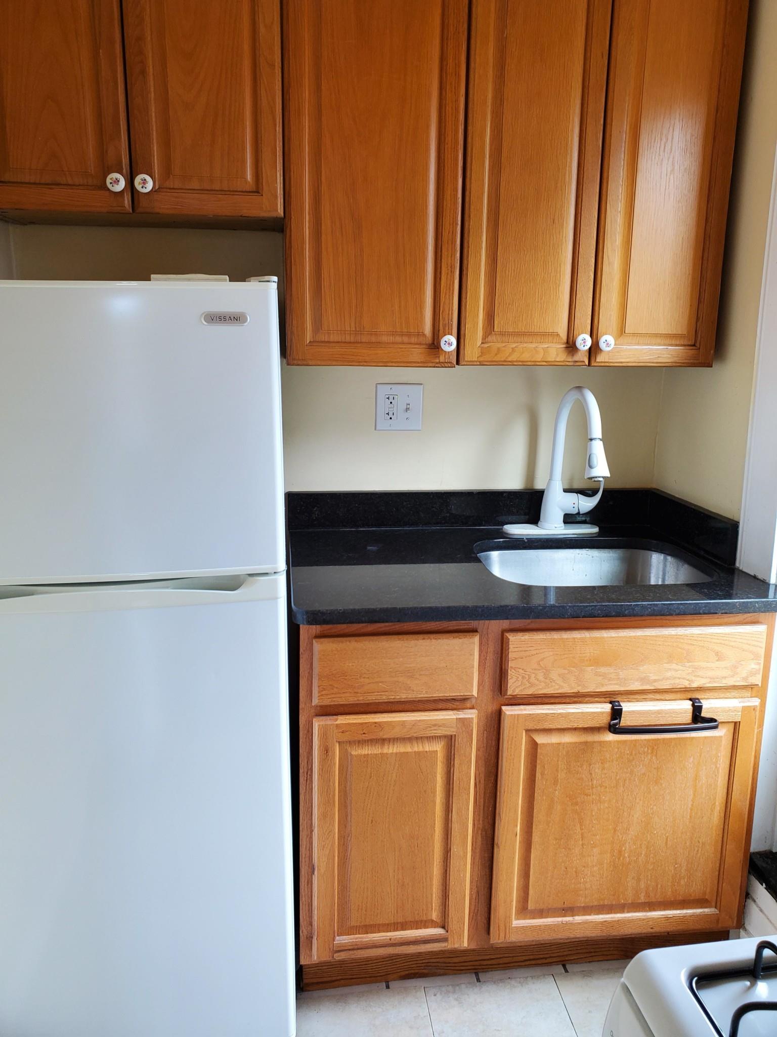 Studio bed, 1 bath apartment for rent at 89 Hancock St Unit 4, Central Square — photo 8 of 8