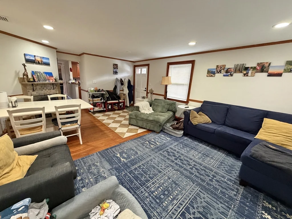 176 Upland Ave, Newton