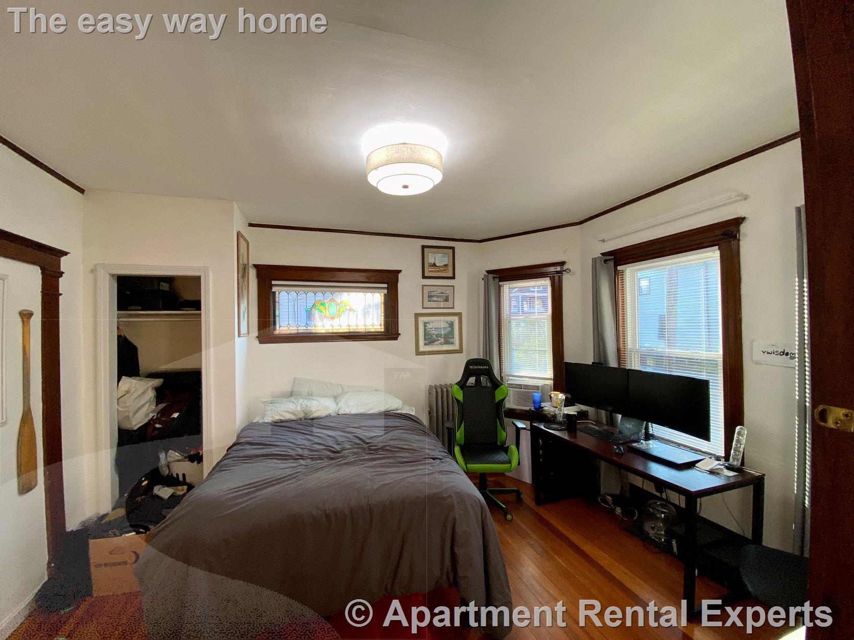 270 Harvard St, Tufts