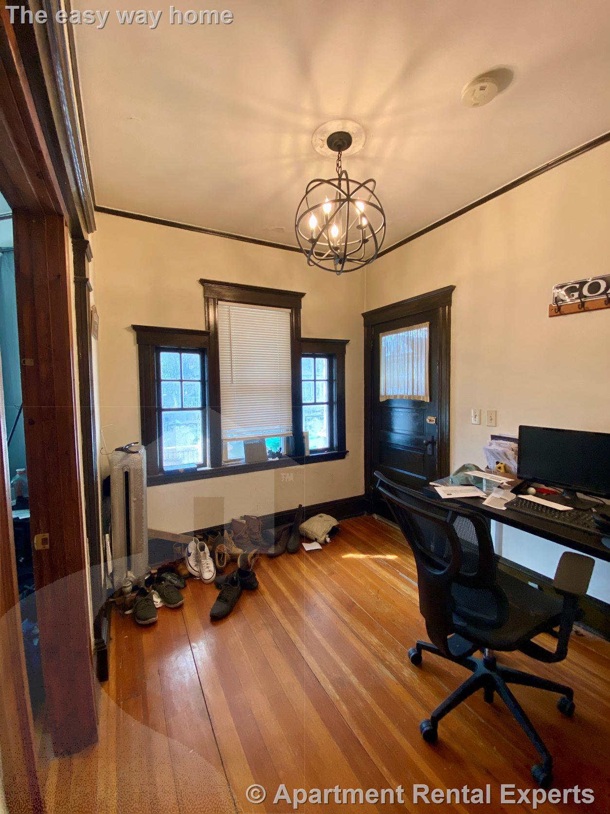 270 Harvard St, Tufts