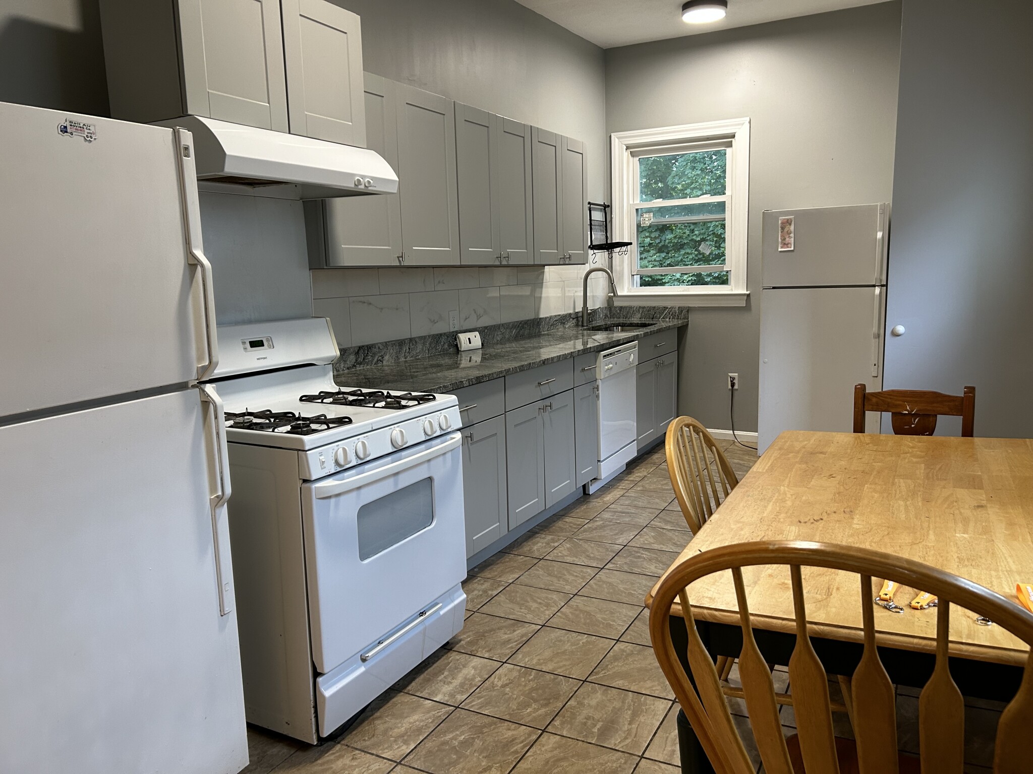 21 Weston St, West End