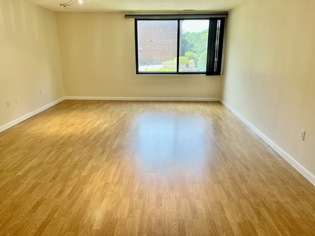 404 Paradise Rd, Swampscott