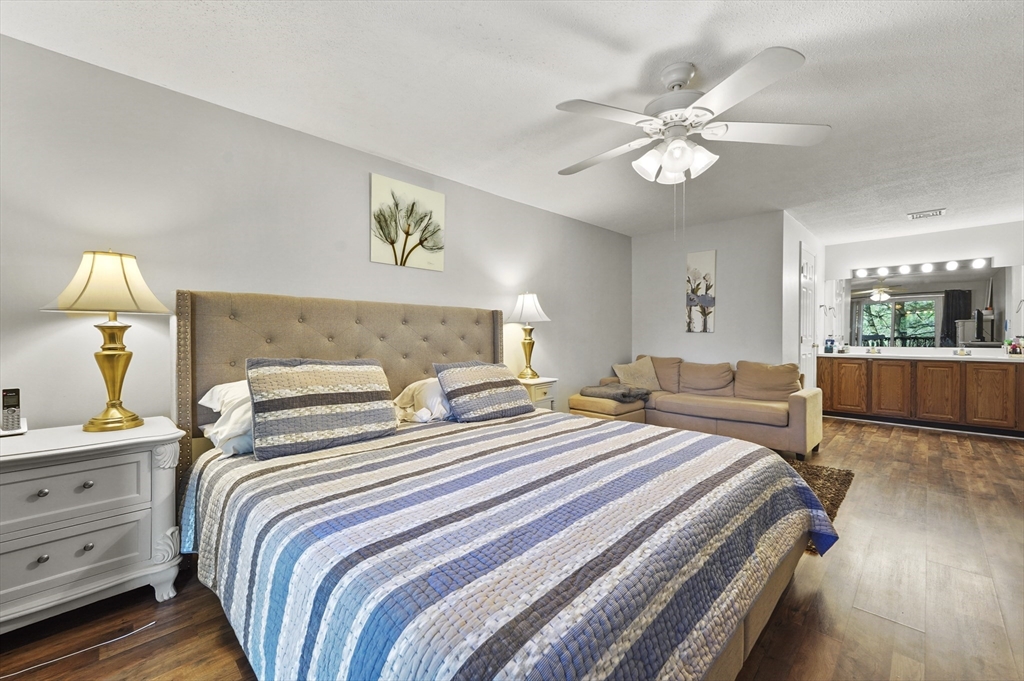 11 Ledgewood Way, Peabody