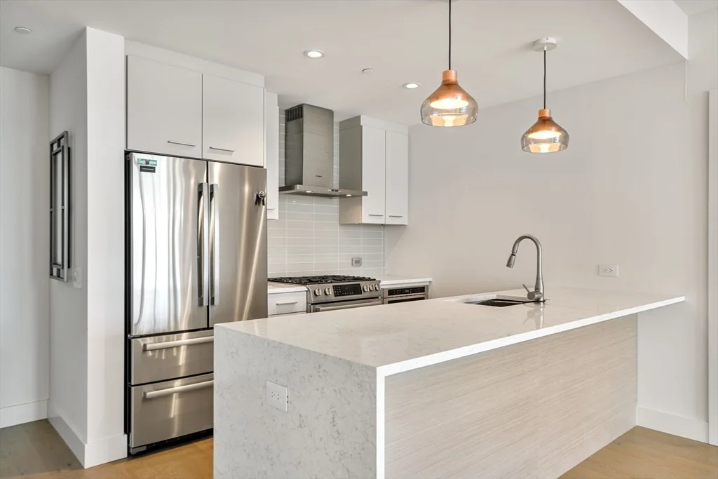 40 Traveler St, South End