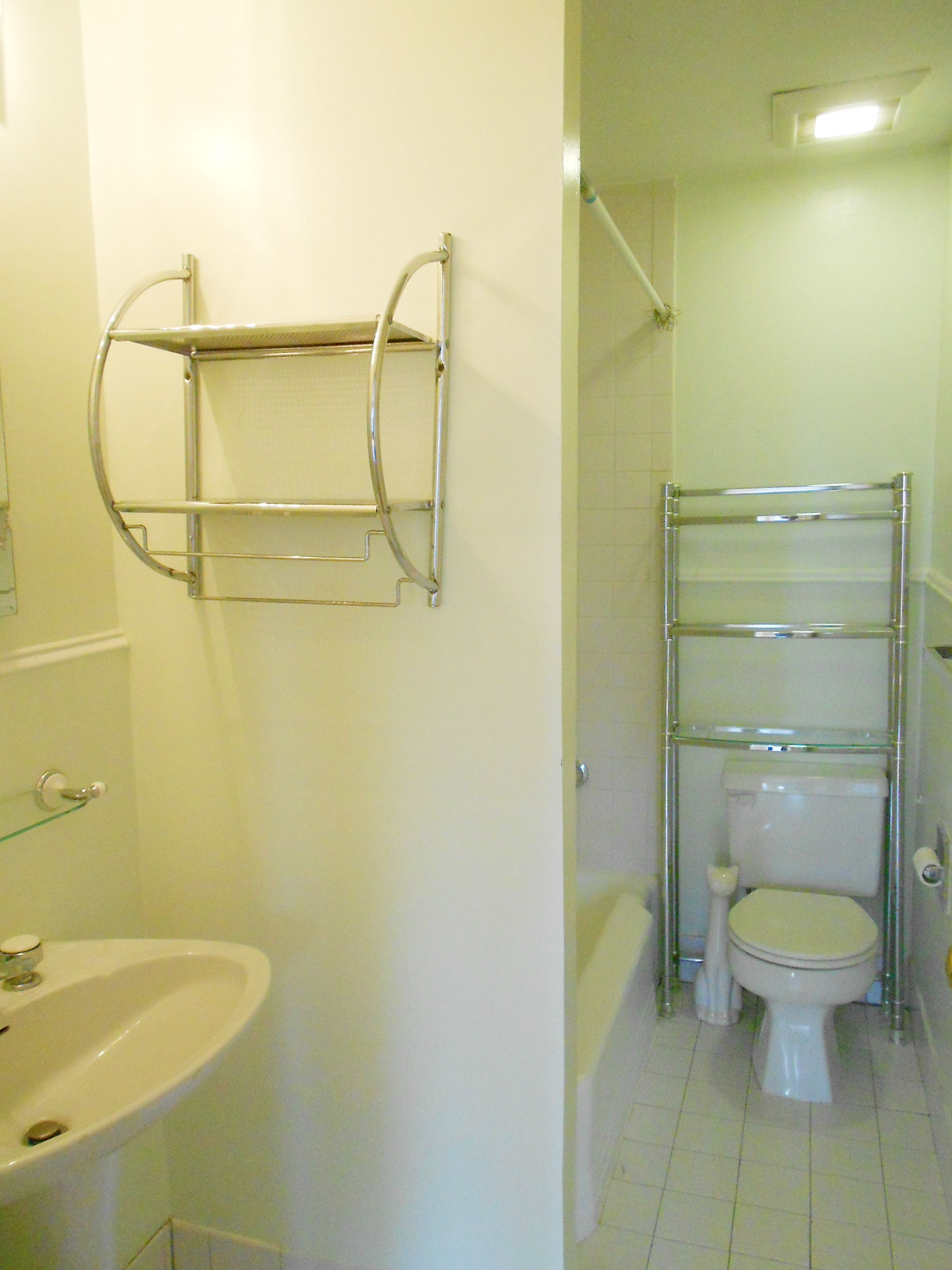 869 Beacon St, Fenway