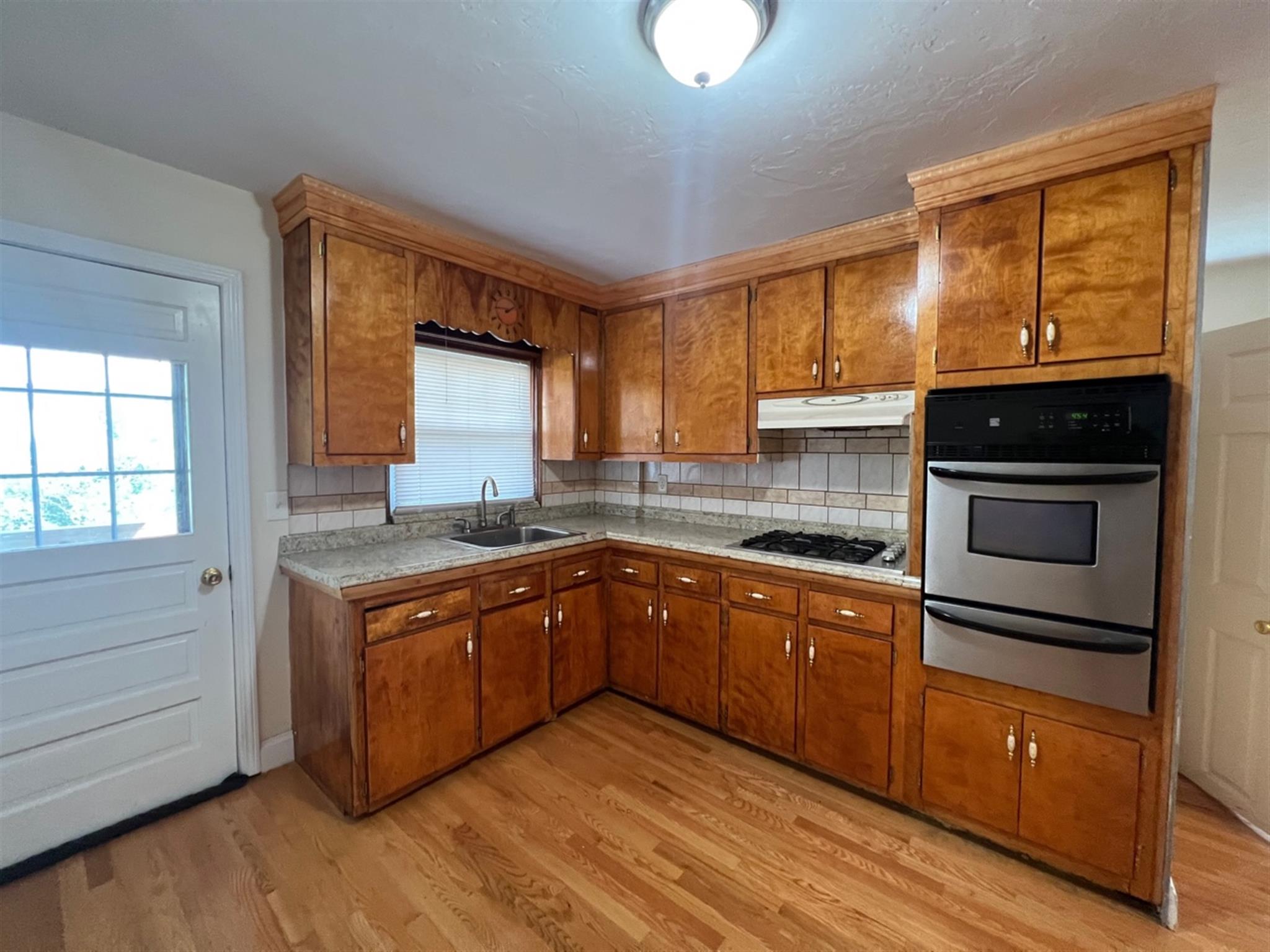 2 bed, 1.5 bath apartment for rent at 31 Laurel St Unit 1, Spring Hill — photo 2 of 16