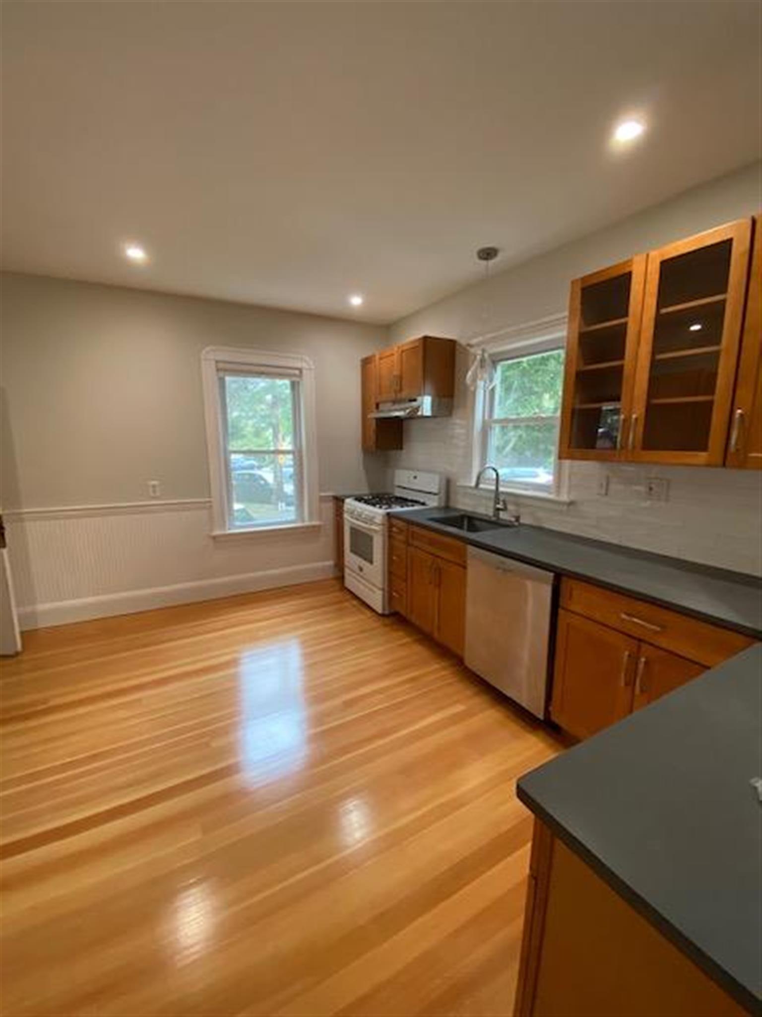 1.5 bed, 1 bath apartment for rent at 132 Boston Ave Unit 1, Ball Square — photo 5 of 11