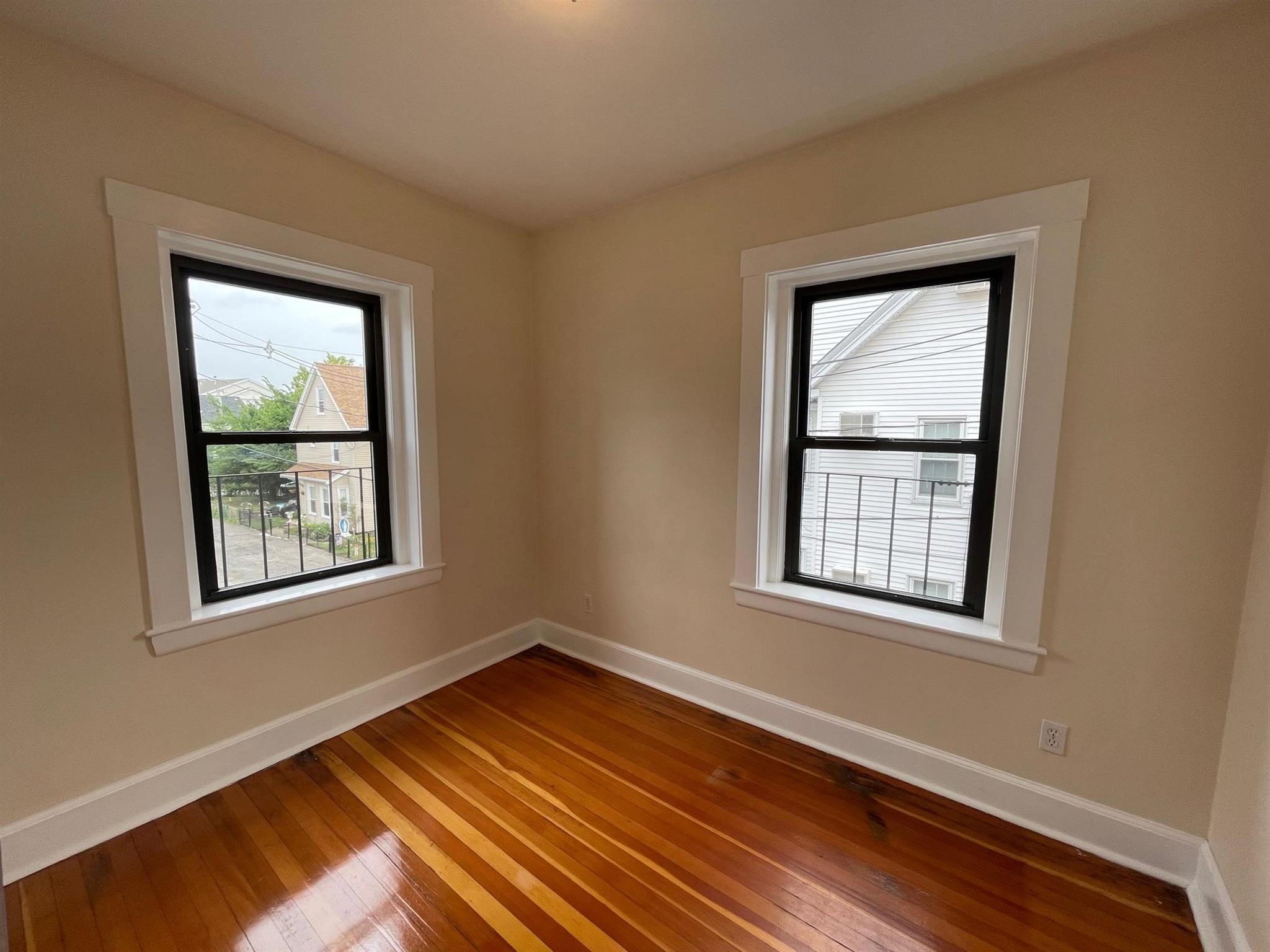 Studio bed, 1 bath apartment for rent at 41 Ivaloo St Unit 4, Union Square — photo 7 of 8
