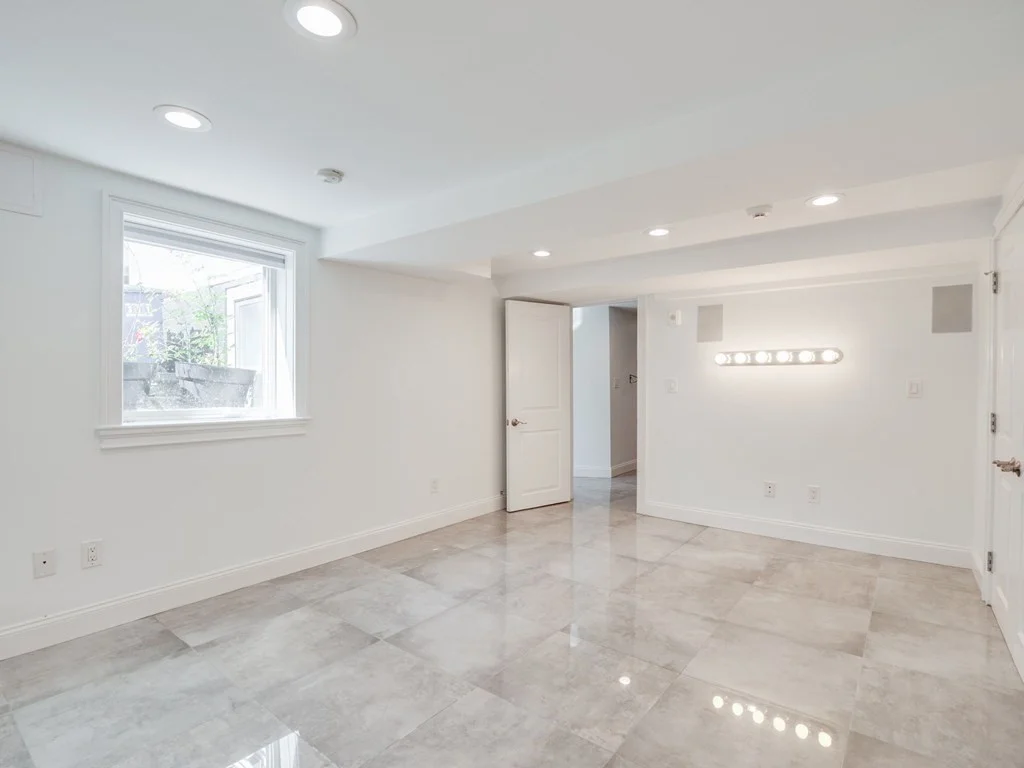 390 Medford St, Winter Hill