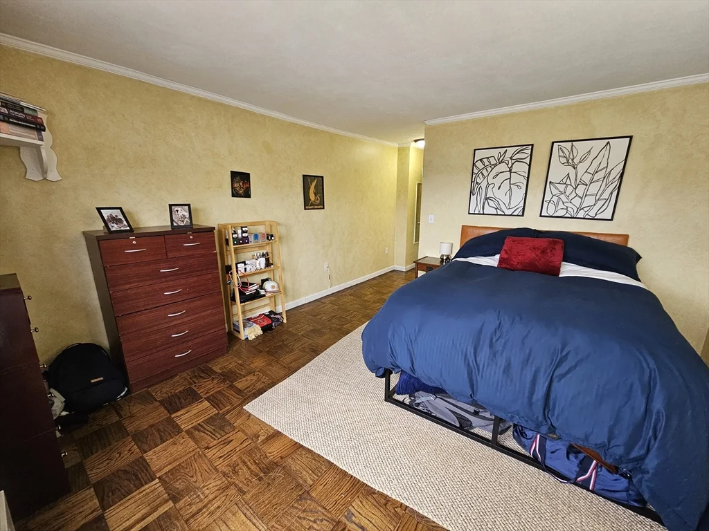 8 Whittier Pl, West End
