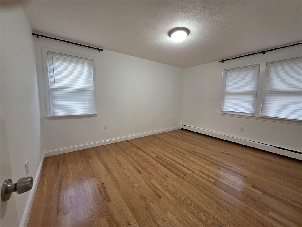 4 Hickey Dr, Framingham