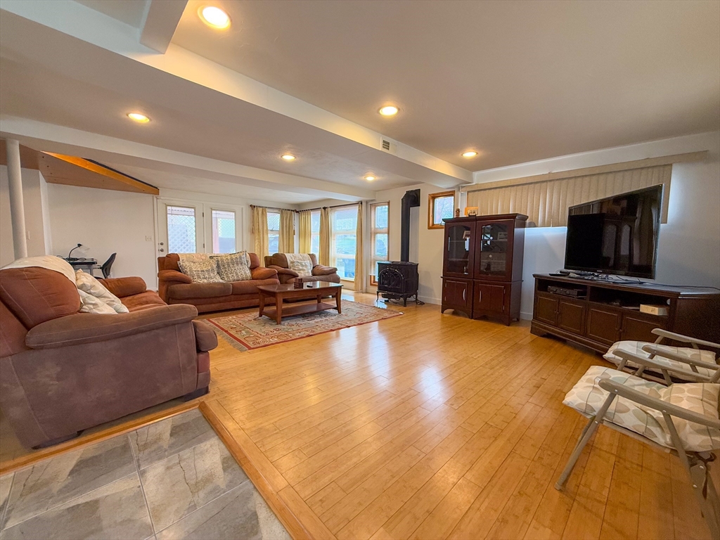 5 Avondale Ave, Billerica