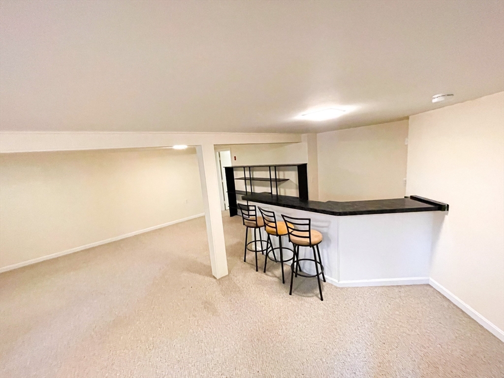 92 James Cir, Mashpee