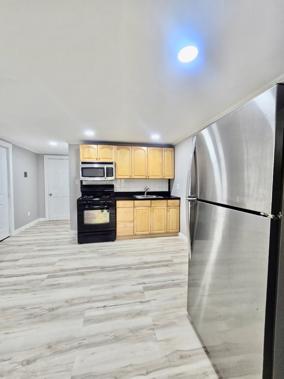 61 Gates St, South Boston