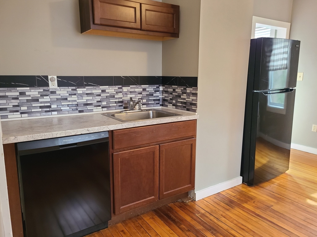 29 Franklin St, Whitman