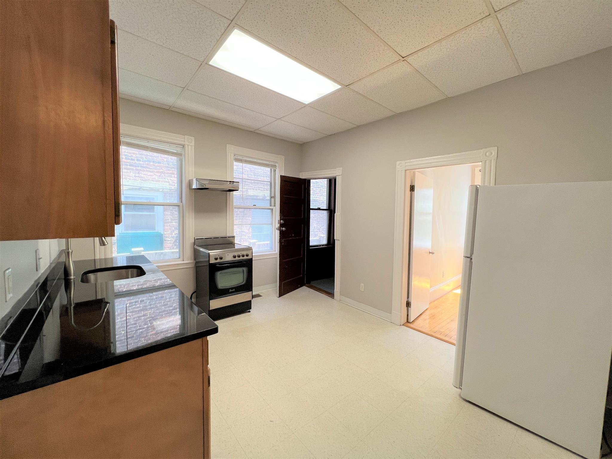 3 bed, 1 bath apartment for rent at 12 Pleasant St Unit 12, Central Square — photo 2 of 17